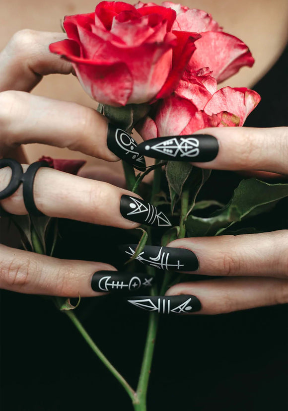 Cast a Spell Black Press On Nails Kit